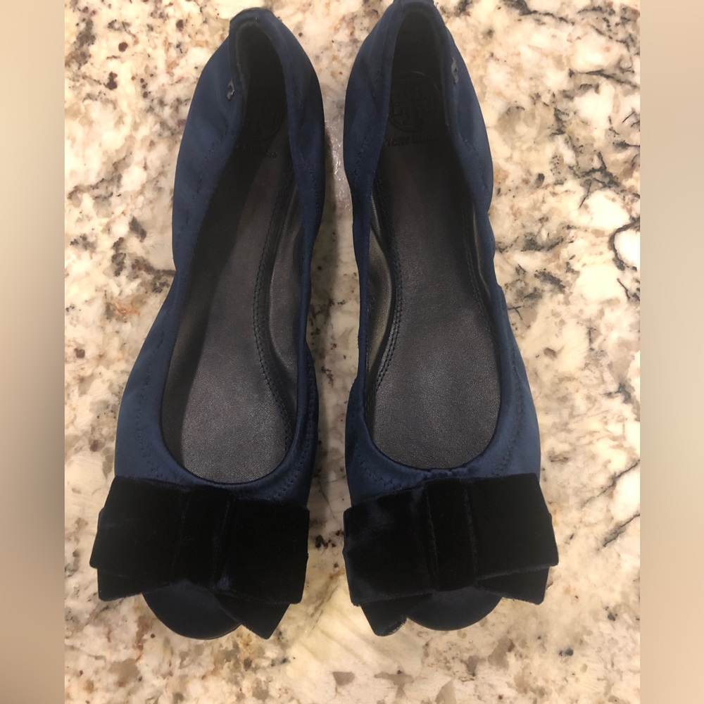 Tory Burch navy flats 10.5